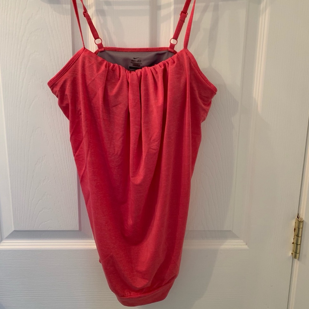 Nike tank top with shelf bra size small